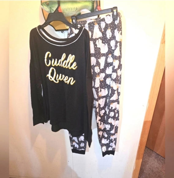 🍂Secret treasures 16/18 xl pajama set - Picture 2 of 4